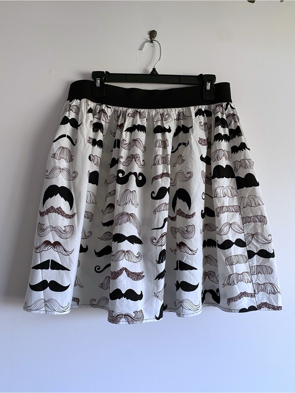 Hemet White Mustache Print Skirt with Black Waistband